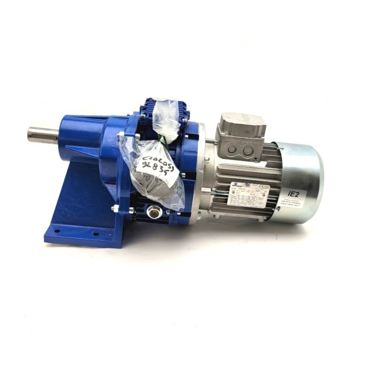 Motovario 7386592-020 VH 010/A61 Gear Reducer W/TH80B4 Motor Motovario 7386592-020 VH 010/A61 Gear Reducer W/TH80B4 Motor
