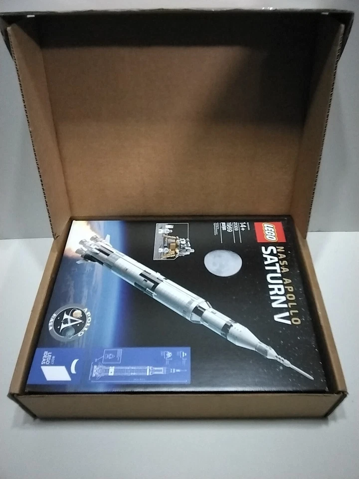 LEGO 21309 Ideas NASA Apollo Saturn V - Retired - Sealed - Next business day shi - Image 2 of 4