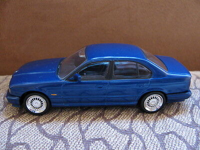 BMW Serie 5 E34 1992 Black1//18-18157 MCG