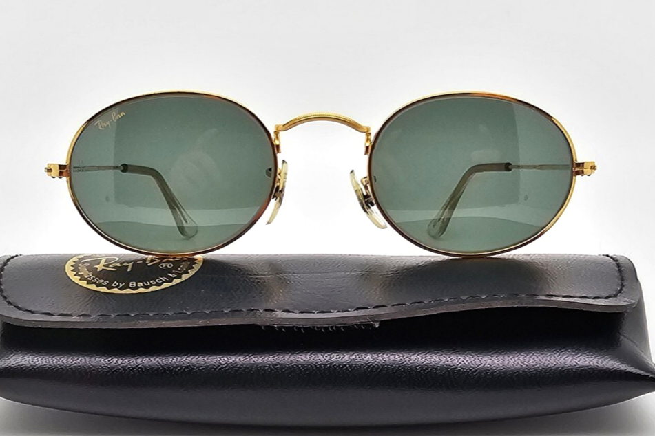 New Old Stock RAY BAN B&L SUNGLASSES Gold Oval W0976 Arista New Old Stock RAY BAN B&L SUNGLASSES Gold Oval W0976 Arista