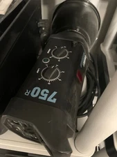 Calumet 750R with 2 mono lights, case, stands, cords and accessories