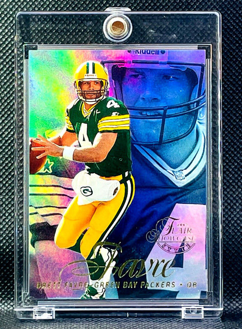 Brett Favre - Flair Showcase Holo Refractor - Mint Condition - Green Bay Packers