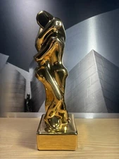 Jaru Pottery Gold Embrace