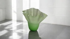 vase mouchoir en verre murano  couleur vert vintage 1970
