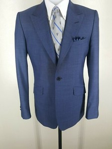 one button peaked lapel blazer