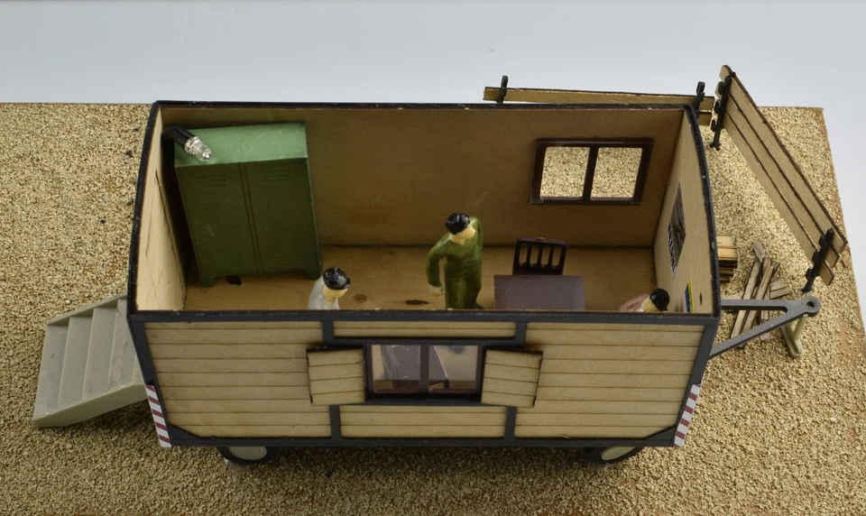 Construction trailer polystyrene + plywood milled, track 0, M 1:43 - Image 2 of 4