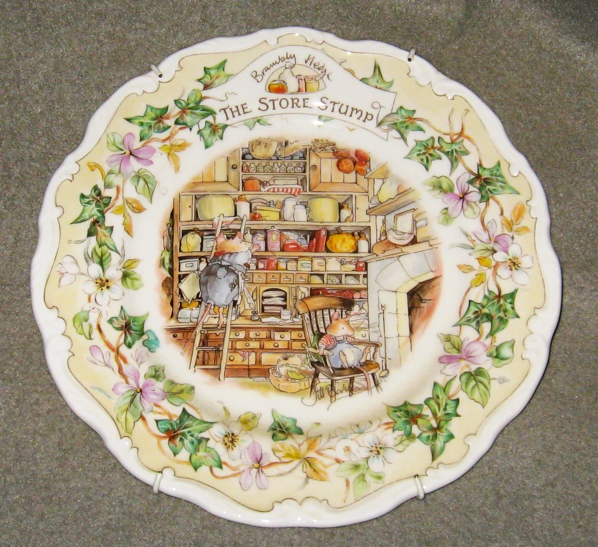 【希少・限定品】ロイヤルドルトン エルテ コレクタープレート「T」 Royal Doulton Collector Plates for sale | eBay