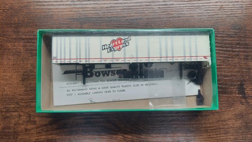 Kit de remolque de carretera de pared de placa HO Bowser 55569 Heartland Exp 53' | Zustand: New