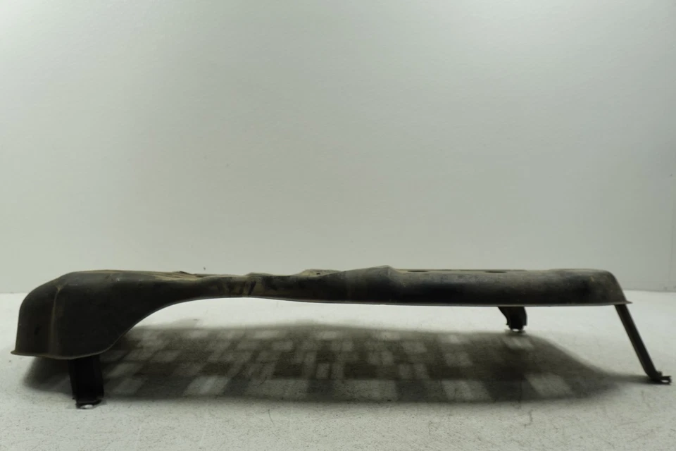 Placa de deslizamiento del tanque de combustible Toyota Sequoia 2001-2006 OEM debajo del protector de barra Foto 2 de 4