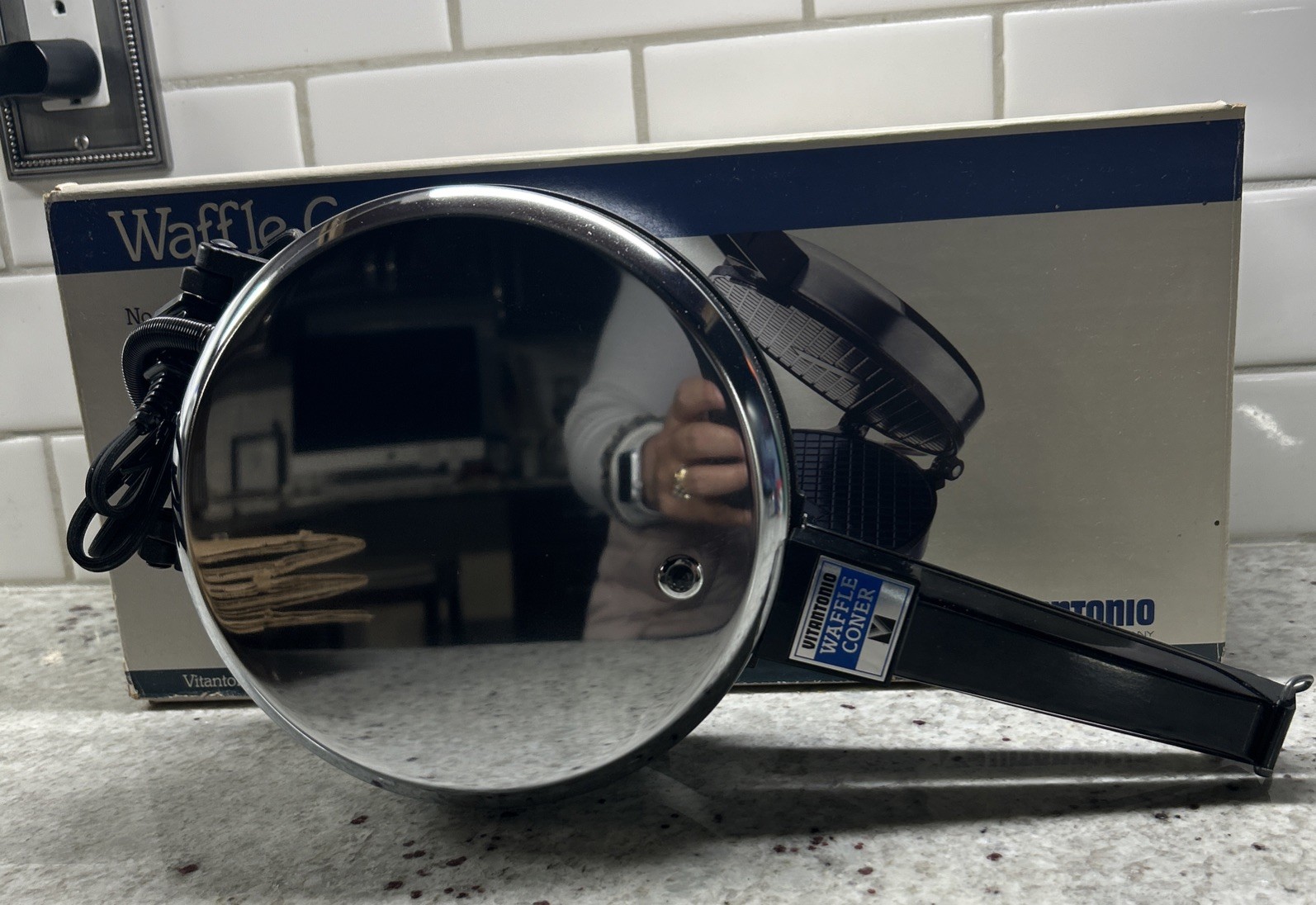 New Open Box Vintage Vitantonio Waffle Coner No. 700 NS, Made In USA **READ