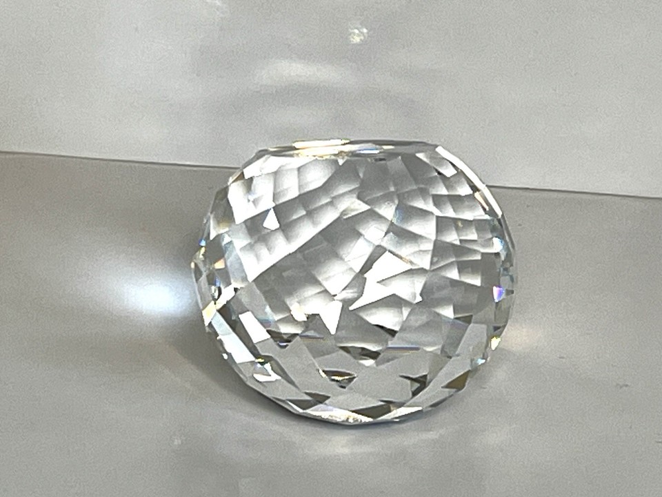 Swarovski Crystal SCS Swan Multifaceted Small Round Ball Paperweight 1. ...