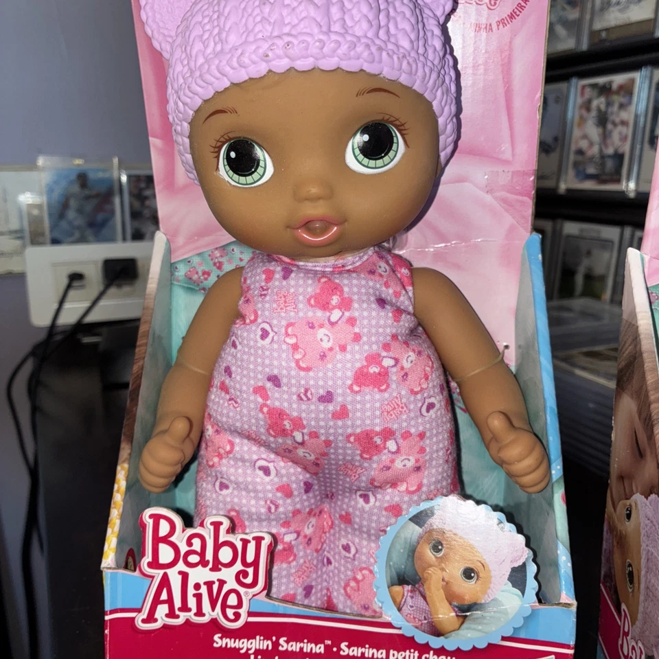 Baby Alive Snugglin' Sarina" Hasbro Nuevo en Caja Complexión Media Foto 2 de 4