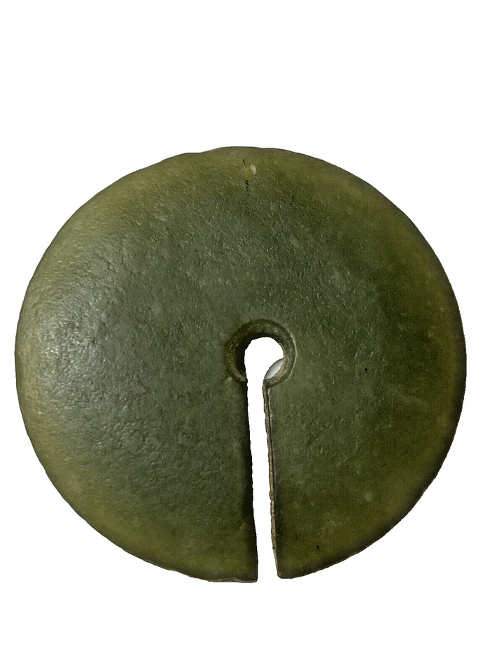 ANCIENT CHINESE  CALEDON JADE EARING. NEOLITHIC PERIOD, 5000-1600,BC - Image 3 of 4