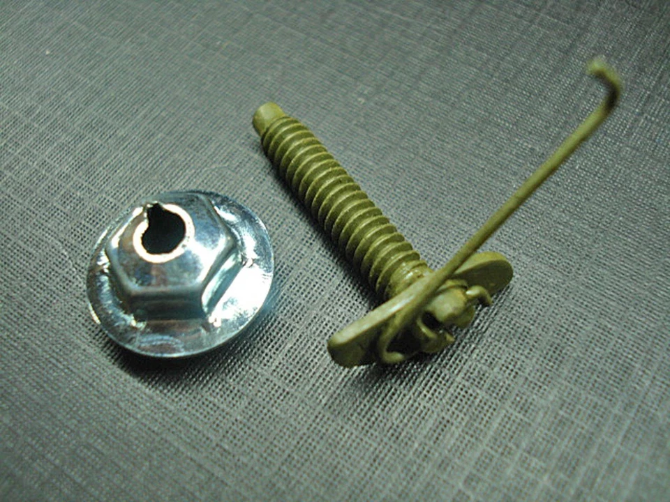 6 NOS Cinturón Puerta Cuerpo Moldura Lateral Clips Borde Tuercas Selladoras Chevy Buick Pontiac   Foto 2 de 3