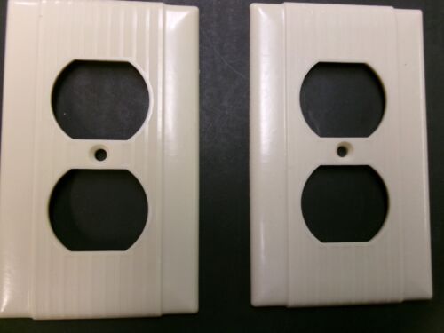 Lot de 2 plaques réceptacles vintage ivoire duplex nervurées - Photo 1/5