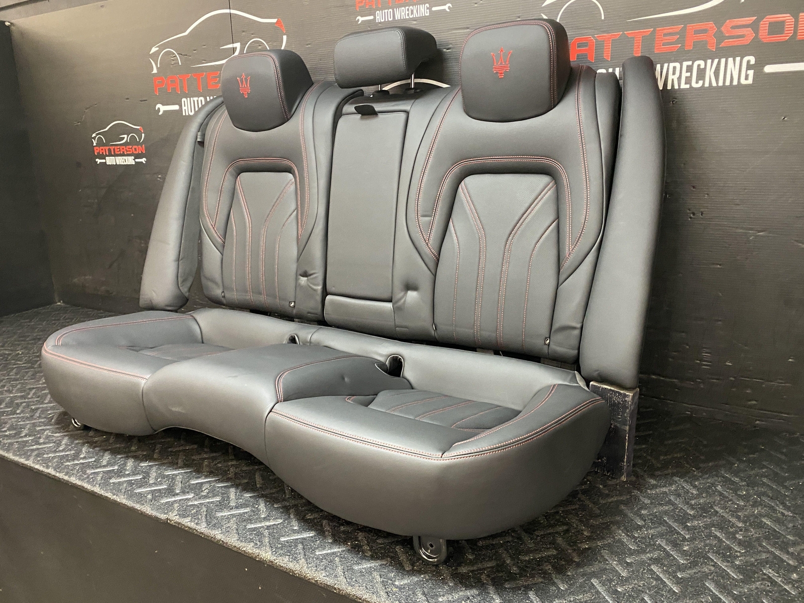 2022 MASERATI QUATTROPORT REAR SEAT BLACK LEATHER INTERIOR 1NE RED STITCHING