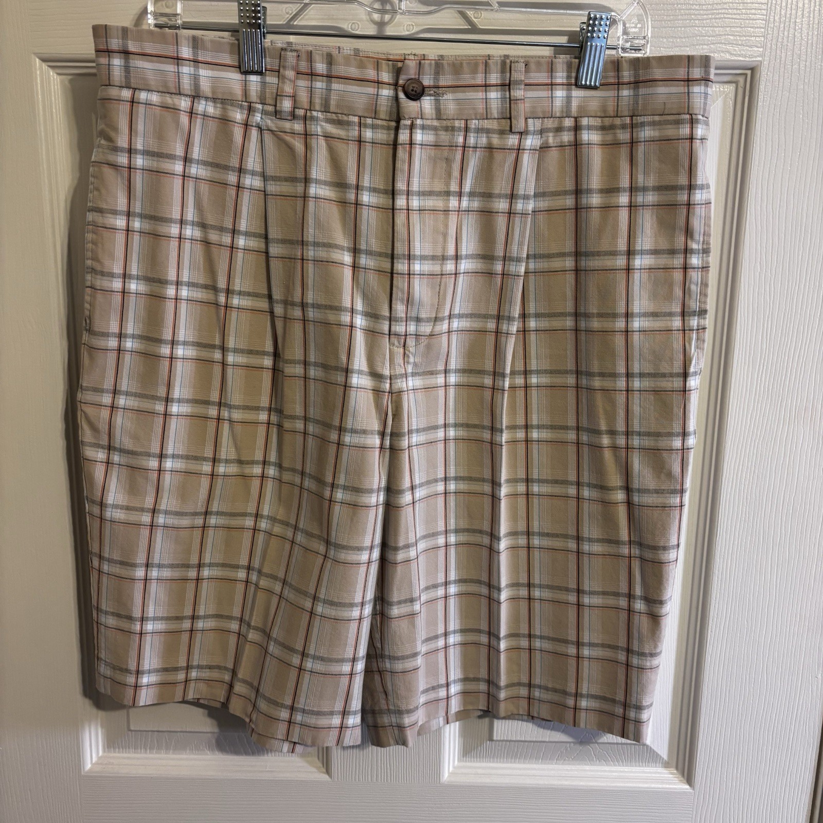 Men's Greg Norman Tan Red Blue Plaid Golf Shorts Size 34