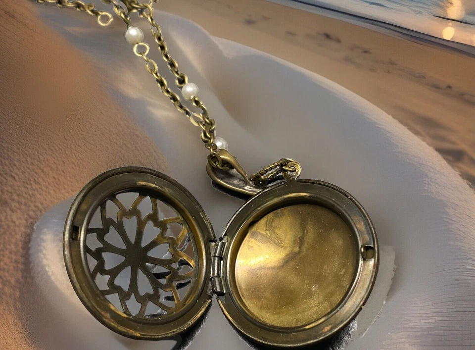 Collar colgante medallón perfume aromaterapia flor abierta tono bronce con cuentas Foto 3 de 4