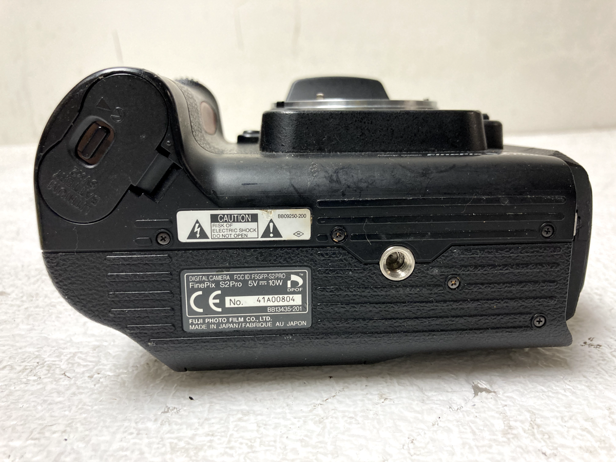 FUJIFILM FUJI S2 PRO 6.1 MP Digital SLR Camera Body Only No 