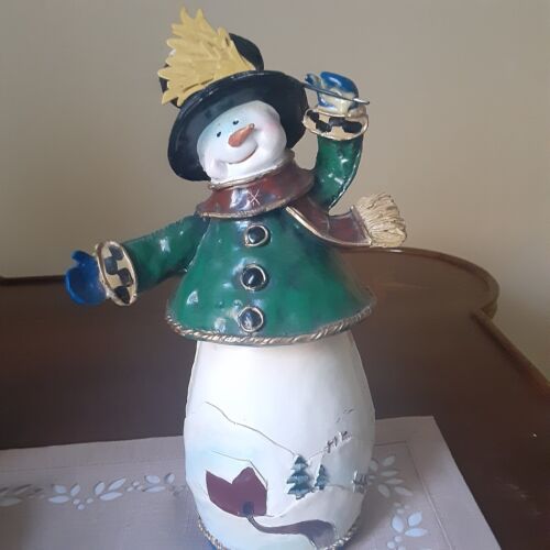 Snowman figure 11" tall with scarf, hat and broom. Whimsical country look. Resin - Afbeelding 1 van 5