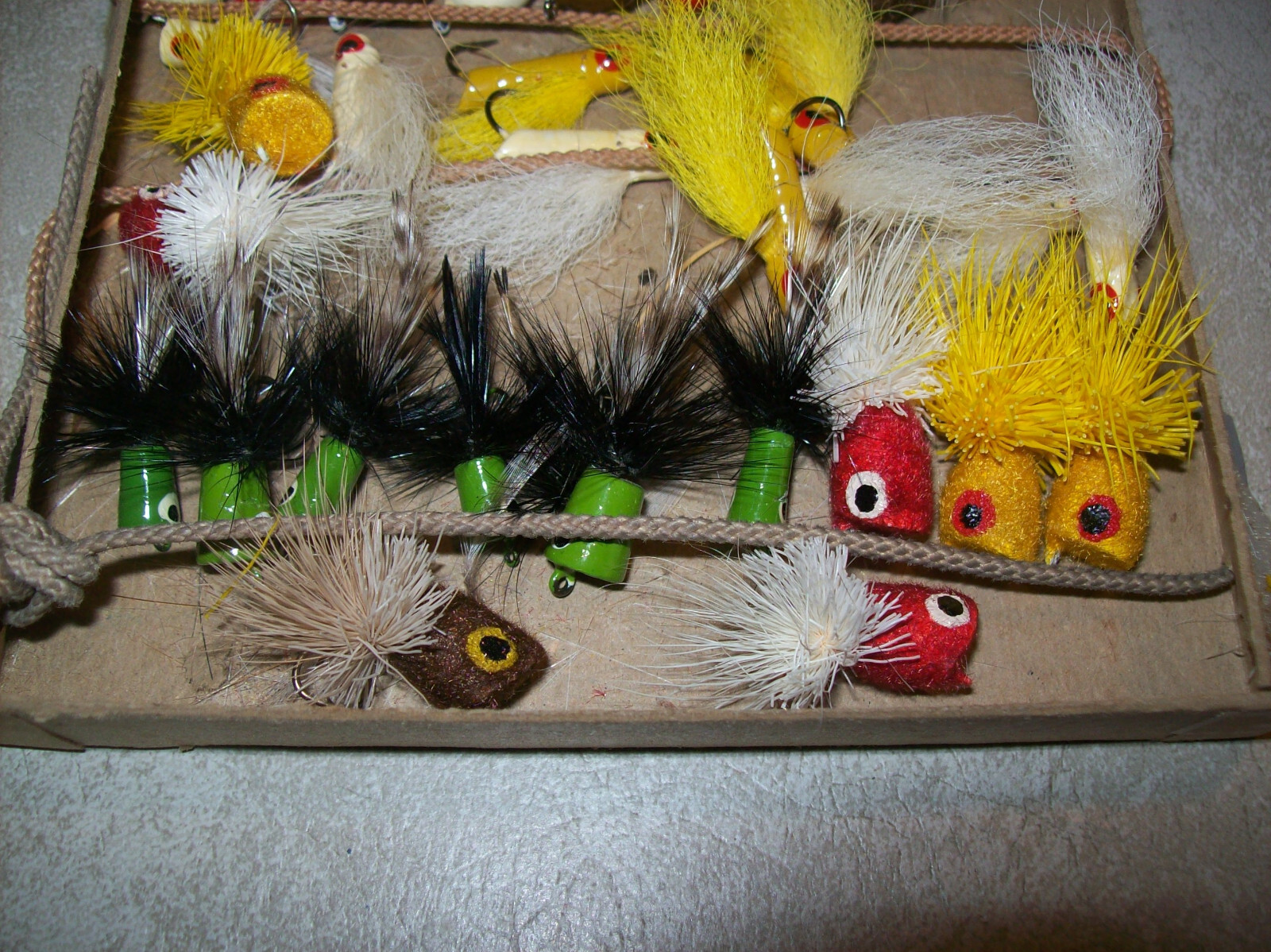 Vintage Fishing flies wood poppers - Image 4