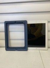 Apple iPad A1458 4th Generation 9.7" 16GB, Wi-Fi - Bundle With Kensington Case