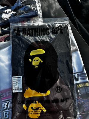 A Bathing Ape BAPE Black Ape Head Graphic Crewneck Tee Men s M Cotton