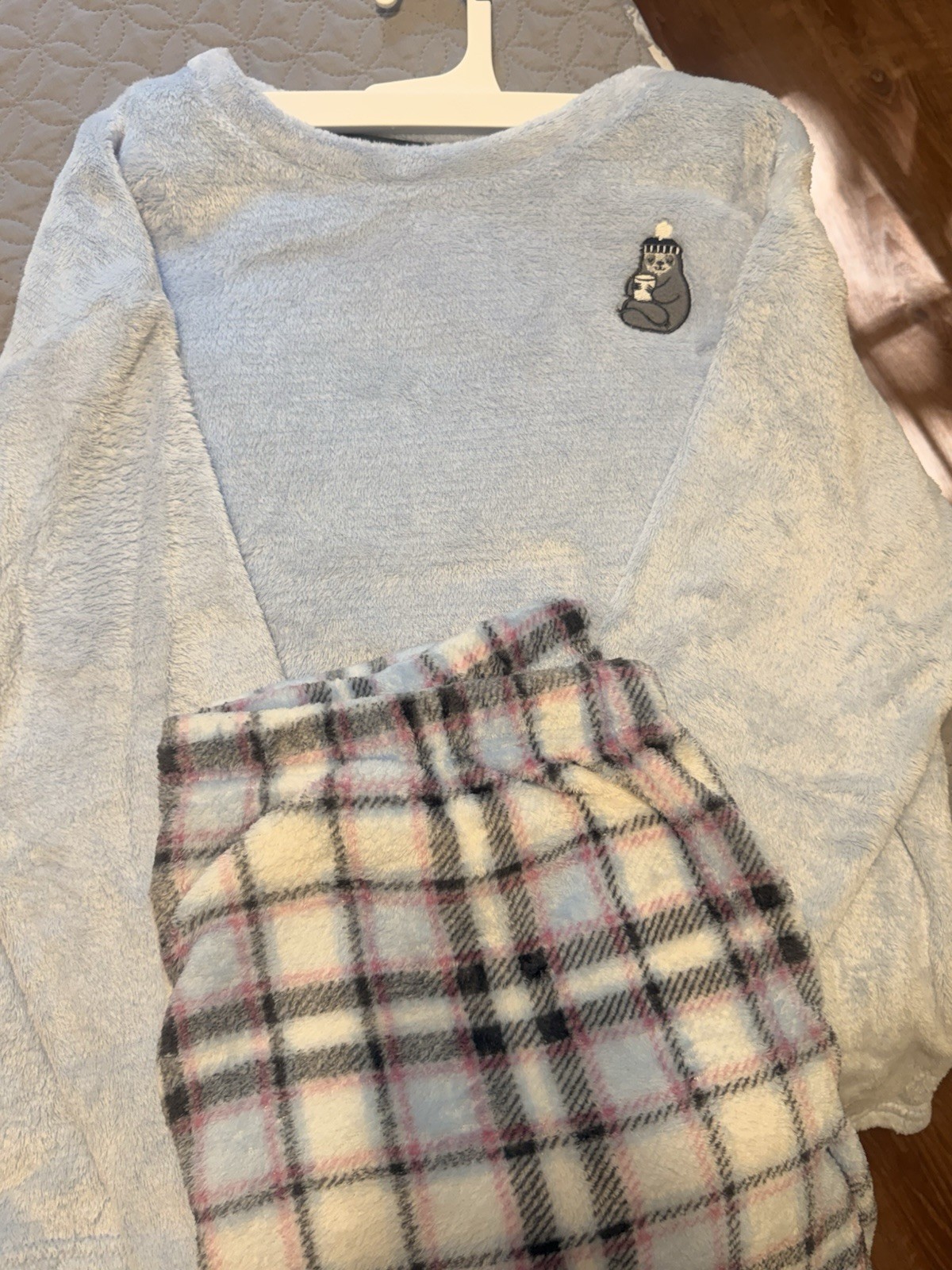 Joyspun Women’s XL Fleece Pajama Set Penguin Embroidered Top Plaid Pants
