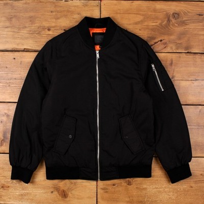 UGG Bomberjacke S Herren schwarz Nylon MA1 Flight Quilt gefüttert Freizeit Streetwear