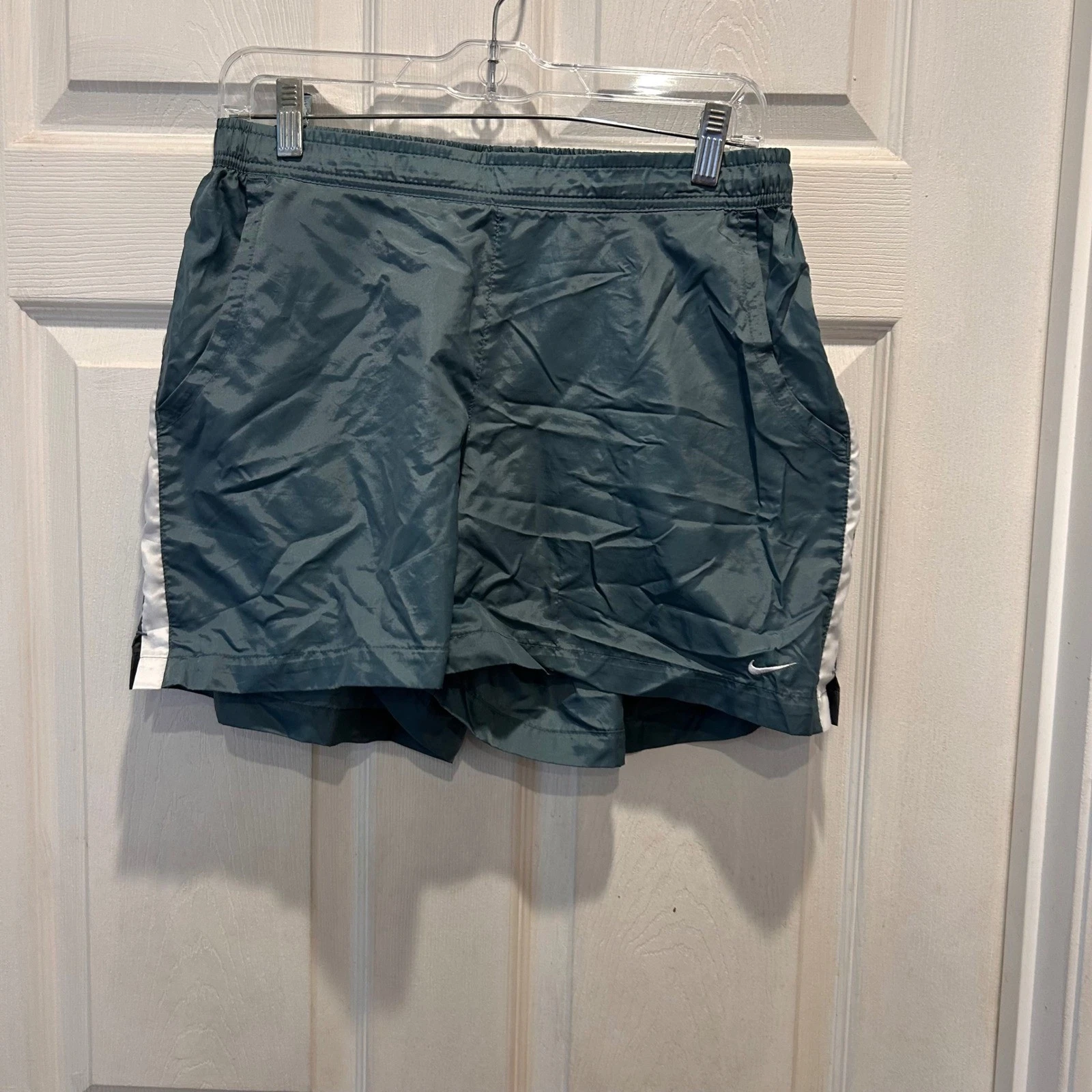 VTG Nike Women's Athletic Shorts Teal White Stripe Nylon Sz L Pockets Active