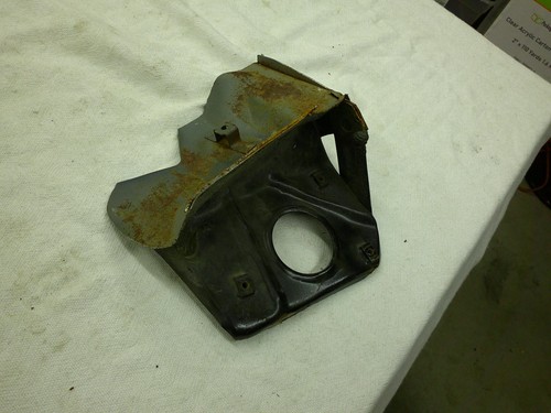1984-1988 MONTE CARLO, CUTLASS REGAL EL CAMINO WIPER MOTOR MOUNT BRACKET - Picture 6 of 6