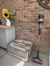 Dyson V16 Piston Animal Submarine Cordless Vacuum Cleaner with Accessories Used