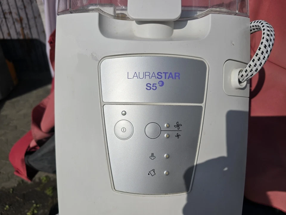 Laurastar S5a  Bügeleisen Dampferzeuger, Modell: 750, Nicht Gründlich Geprüft  - Bild 3 von 4