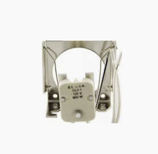 QLV-1 GX5.3 B.E. Lampholder 125V 660W PCR Lamp Bulb Holder QEL-3 BE QLV1 Base