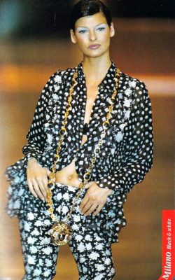 COLLEZIONI LINDA EVANGELISTA YASMEEN GHAURI CHRISTY TURLINGTON ANGIE EVERHART