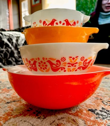 VINTAGE Pyrex Friendship Set of 4 Cinderella Mixing Bowls