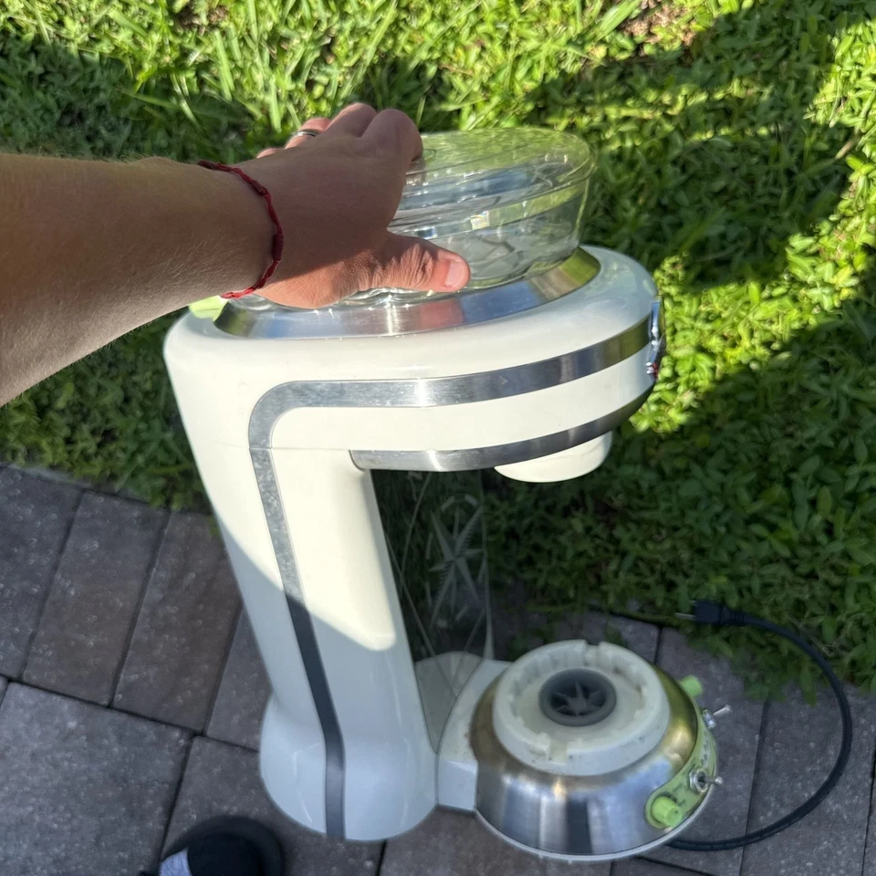 Máquina de bebidas para hacer brebaje congelado Margaritaville (sin jarra) Foto 3 de 4