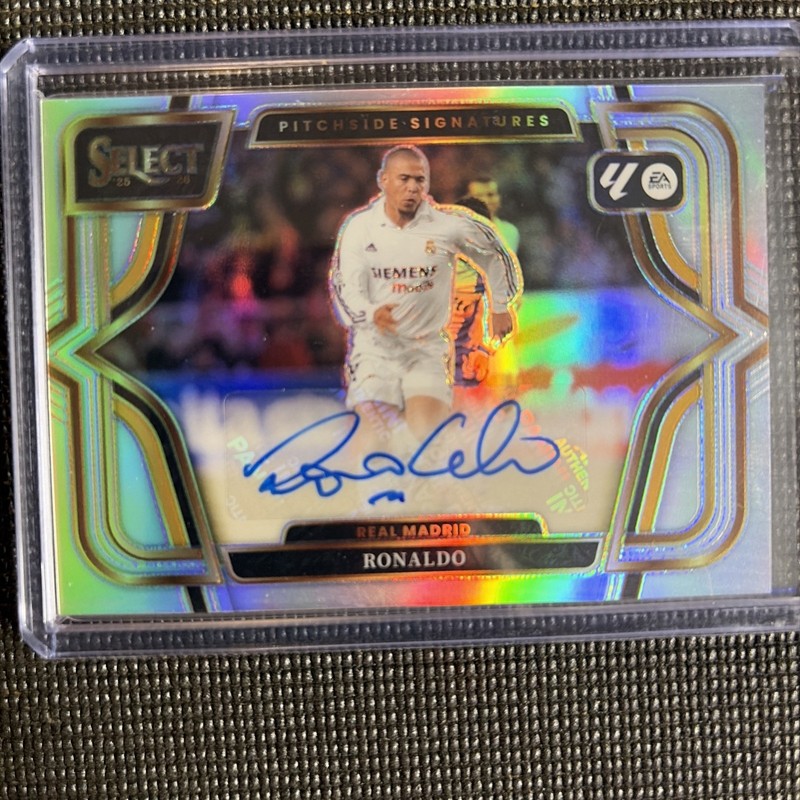 2025-26 Panini Select La Liga Ronaldo Pitchside Signatures Auto R9 Real Madrid