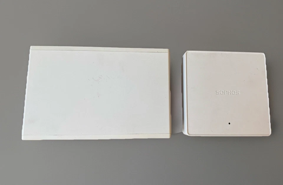 SOPHOS APX 320 Rev 1 Access Point and SOPHOS XG 115 WiFi  Firewall - Image 3 of 4