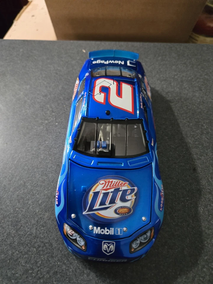 Action #2 Rusty Wallace Miller Lite Bristol Special 2005 Dodge Charger 1:24 - Image 3 of 4