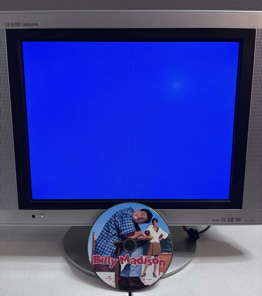Toshiba Model SD-P4000 LCD 14" TV/DVD Combo - Vintage Retro Gaming - No Remote - Image 3 of 4