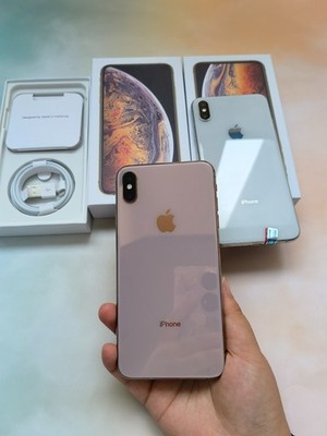 Working well  Apple iPhone XS MAX - 64/256GB unlocked  smart phone
