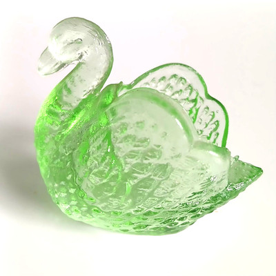 Offener salzgrüner Glasschwan Vintage L.E. Smith leuchtet unter UV