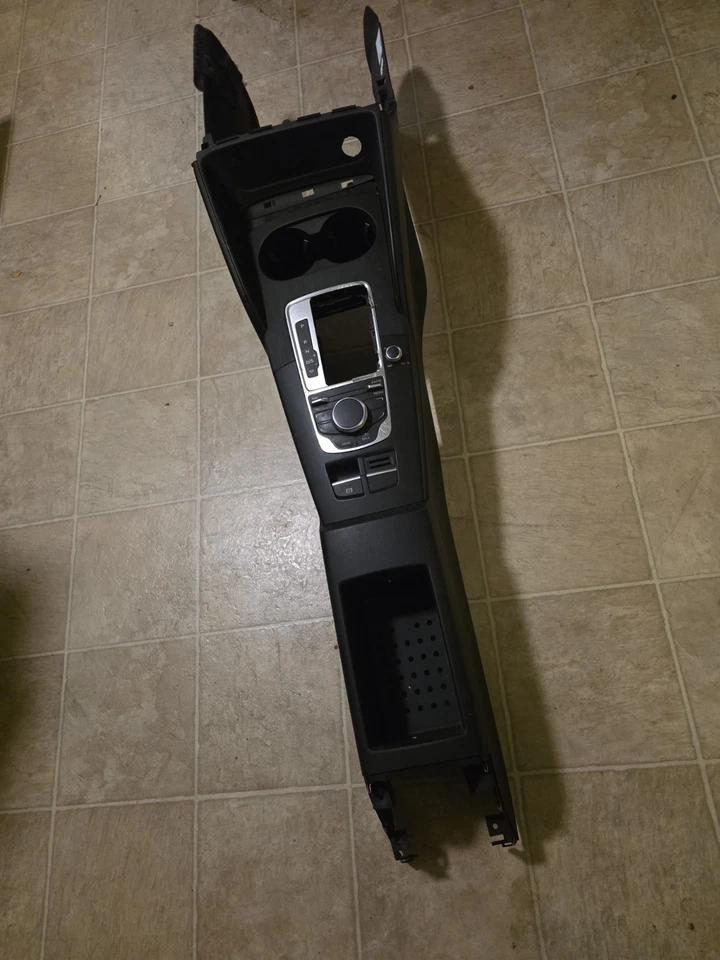 ЦЕНТРАЛЬНАЯ консоль Audi A3 - Изображение 2 из 4