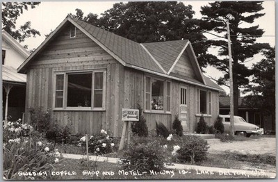 LAKE DELTON, Wisconsin Real Photo RPPC Postcard ''SWEDISH COFFEE SHOP AND MOTEL''