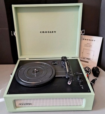 Crosley CR8017A Voyager 3-Speed Bluetooth Portable Turntable Player Green Record