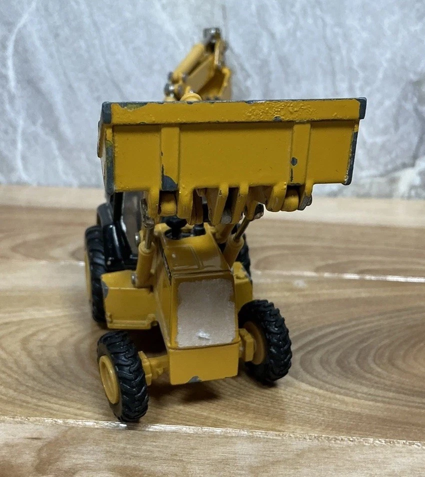 John Deere Model 310 SE Turbo 4x4 Die-Cast Tractor Backhoe Loader 1:87 Scale - Image 3 of 4