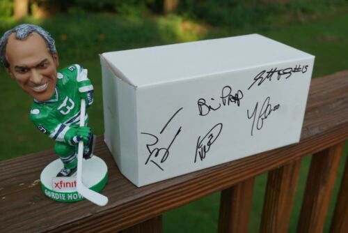 Hartford Whalers Gordie Howe bobblehead with box signed by five - Picture 1 of 6