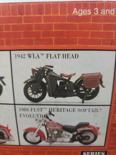 Harley Davidson 1942 WLA Flat Head Replica Motorcycle New Box - Picture 6 of 7