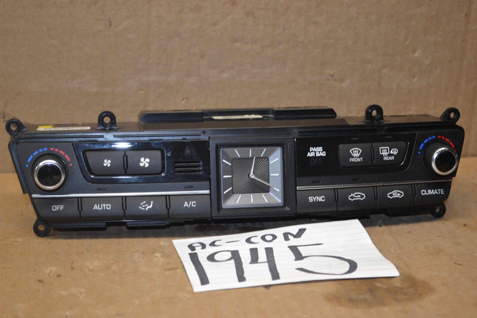 2015 2016 Hyundai Genesis AC and Heater Control Used Stock #1945-AC 
